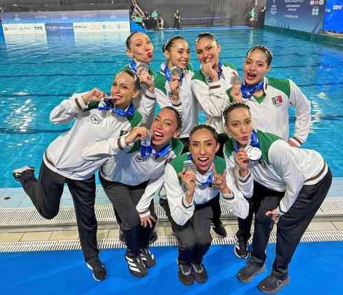 Seleccion-mexicana-de-natacion-artistica-gana-plata-en-la-Copa-del-Mundo-de-Pontevedra