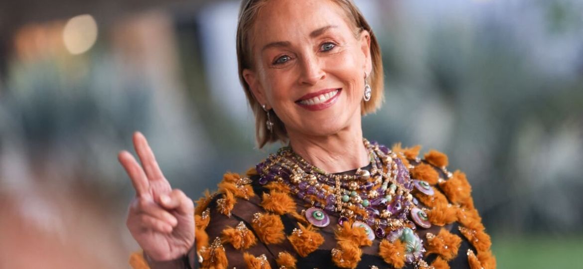 Sharon-Stone-posa-en-bikini-a-los-68-y-reflexiona-sobre-envejecer