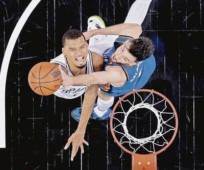 Wembanyama-anota-33-y-los-Spurs-vencen-103-82-al-Thunder-la-serie-queda-2-2