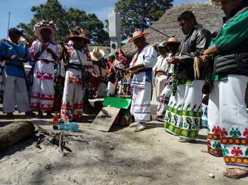 Comunidades-wixarikas-acuerdan-solicitar-la-creacion-del-primer-municipio-indigena-en-Jalisco