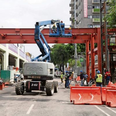 Instalan-puente-para-acceder-al-Parque-Elevado-en-Calzada-de-Tlalpan