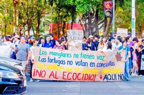 Pescadores-y-comunidades-bloquean-accesos-a-la-planta-de-amoniaco-en-la-bahia-de-Ohuira-titular-de-Conapesca-se-deslinda