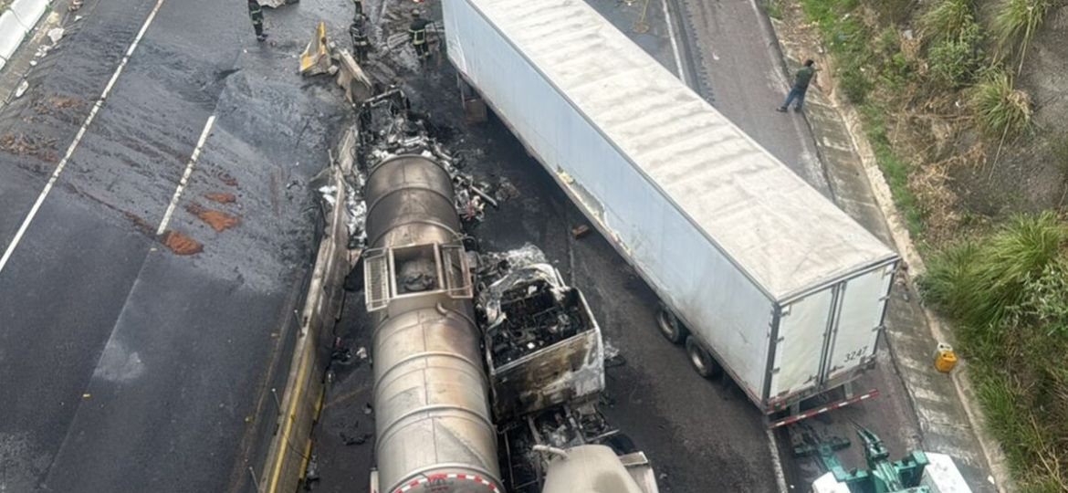 Reabren-la-Chamapa‑Lecheria-tras-choque-e-incendio-de-unidades-de-carga-permanecio-cerrada-mas-de-7-horas