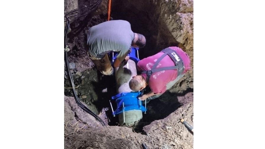 Realizan-reparacion-tras-mega-fuga-de-agua-en-Periferico-a-la-altura-de-la-Unidad-Habitacional-Vicente-Guerrero-Iztapalapa