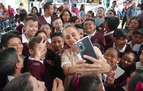 Sheinbaum-inaugura-la-Central-de-Ciclo-Combinado-Teresa-Urrea-Chavez-en-Manzanillo