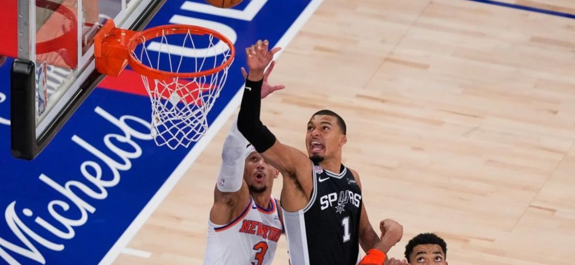Spurs-vencen-115-111-a-los-Knicks-en-Madison-Square-Garden-y-acortan-la-serie-a-2-1