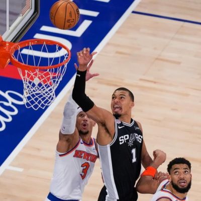 Spurs-vencen-115-111-a-los-Knicks-en-Madison-Square-Garden-y-acortan-la-serie-a-2-1